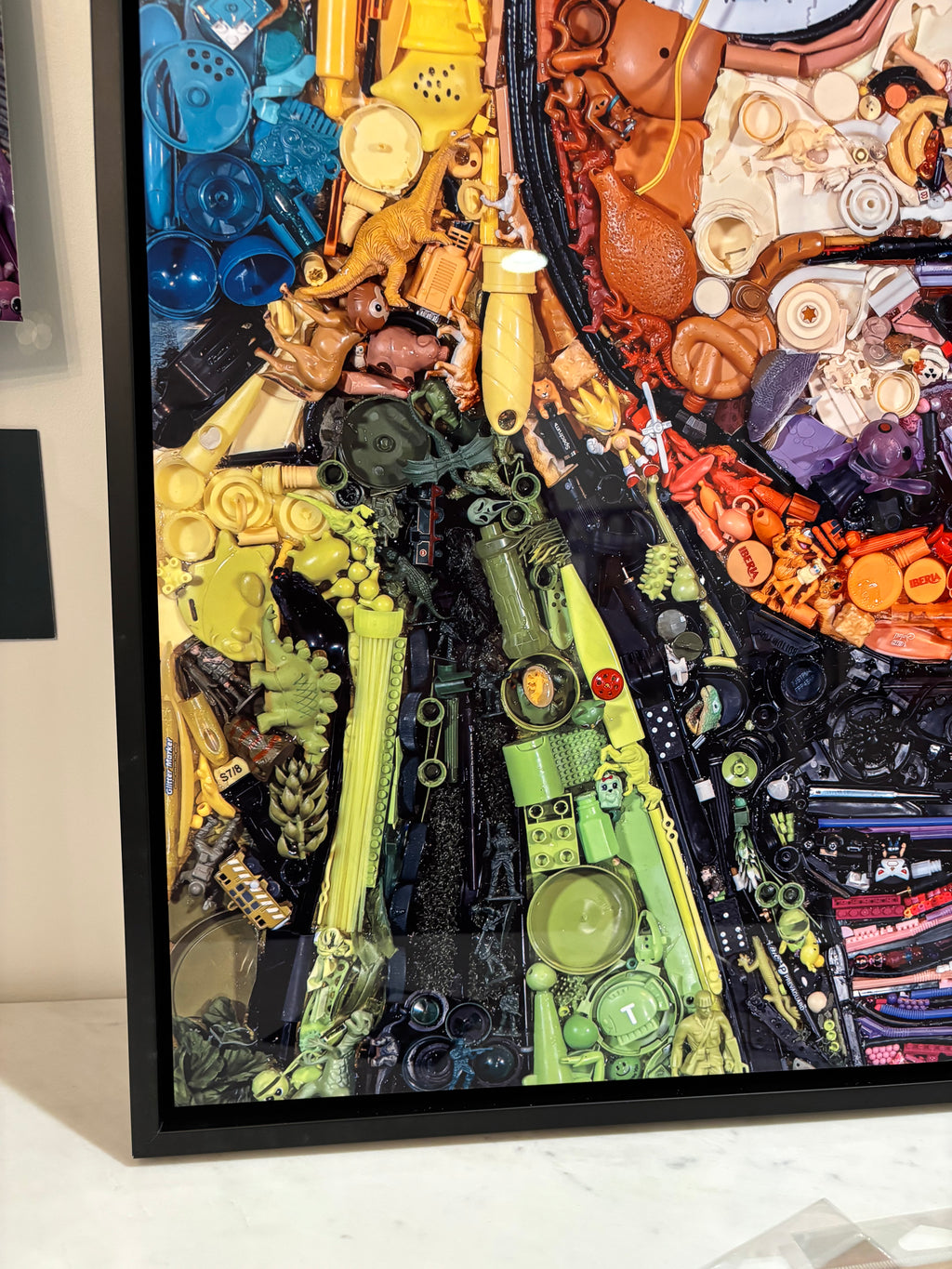 Metal framed Kurt